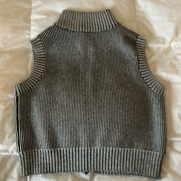 AKIRA Grey and Black Vest with silver zipper. Size M. - Picture 6 of 13
